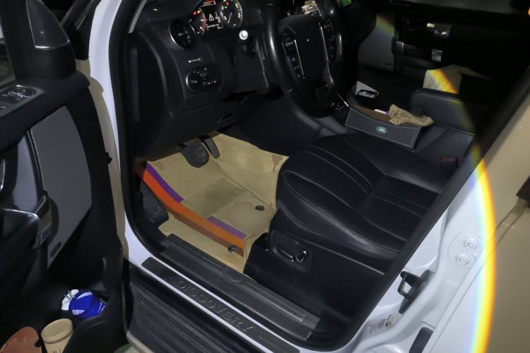 Used Land Rover Discovery 2015 3.0 SC V6 SE Driver Seat