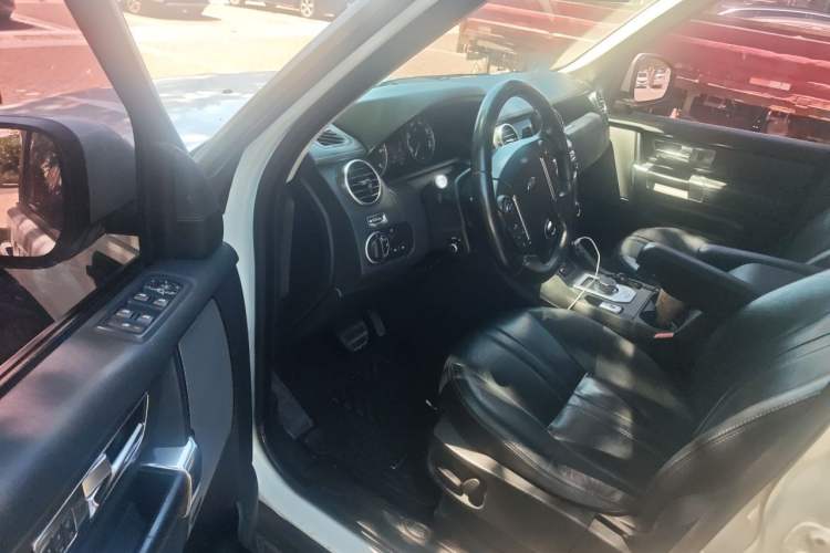 Used Land Rover Discovery 2015 3.0 SDV6 HSE Diesel Version Driver Seat