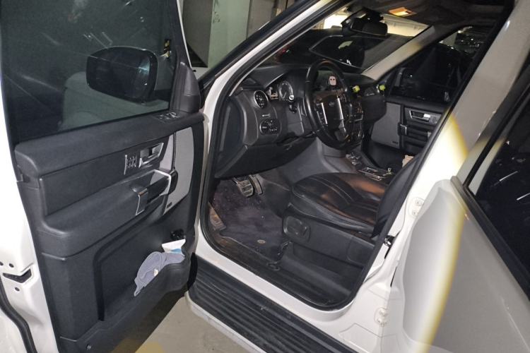 Used Land Rover Discovery 2015 3.0 SC V6 SE Driver Seat