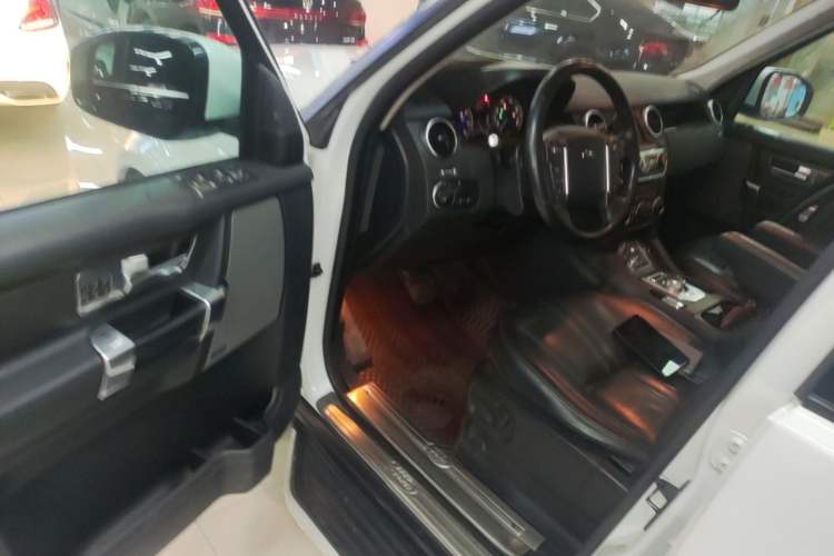 Used Land Rover Discovery 2015 3.0 SC V6 SE Driver Seat