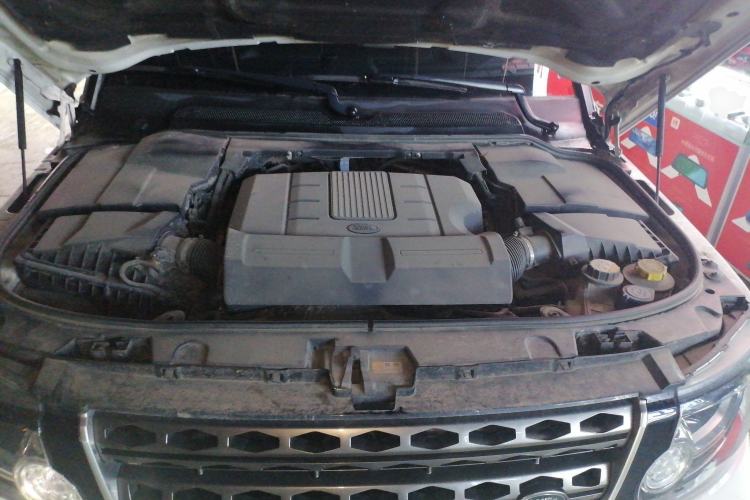 Used Land Rover Discovery 2015 3.0 SC V6 SE Engine Bay
