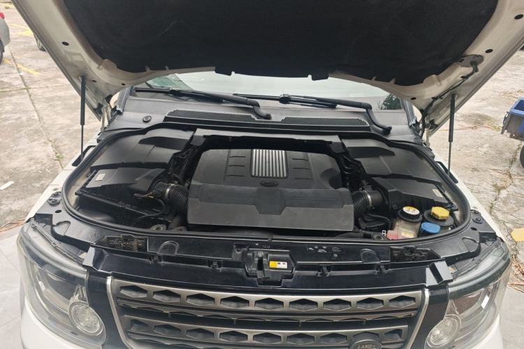 Used Land Rover Discovery 2015 3.0 SC V6 SE Engine Bay