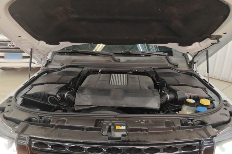 Used Land Rover Discovery 2015 3.0 SC V6 SE Engine Bay