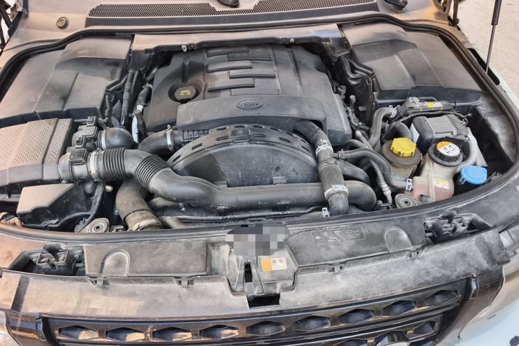 Used Land Rover Discovery 2015 3.0 SDV6 HSE Diesel Version Engine Bay