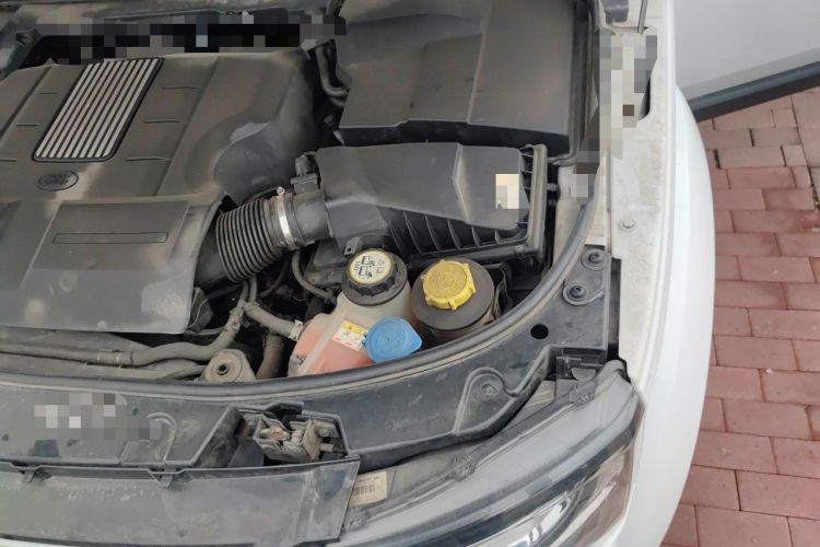 Used Land Rover Discovery 2015 3.0 SC V6 HSE Luxury Engine Bay Left