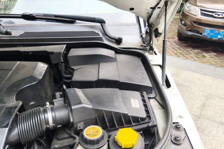 Used Land Rover Discovery 2015 3.0 SC V6 SE Engine Bay Left
