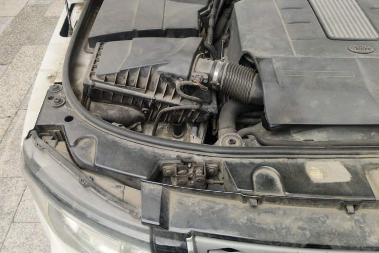 Used Land Rover Discovery 2015 3.0 SC V6 HSE Luxury Engine Bay Right