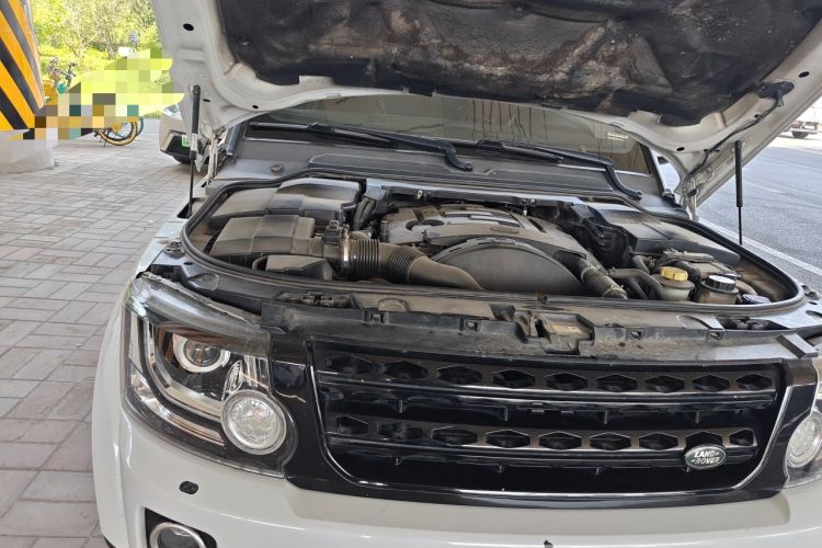 Used Land Rover Discovery 2015 3.0 SDV6 HSE Diesel Version Engine Bay Right