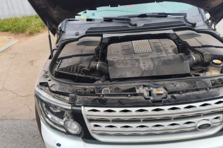 Used Land Rover Discovery 2015 3.0 SC V6 HSE Engine Bay Right