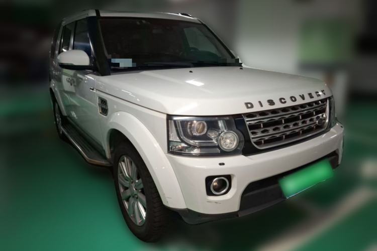 Used Land Rover Discovery 2015 3.0 SDV6 HSE Diesel Version Front Right 45 Deg