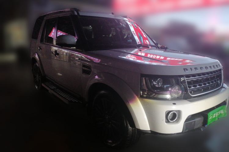 Used Land Rover Discovery 2015 3.0 SC V6 SE Front Right 45 Deg