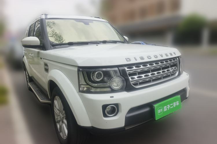 Used Land Rover Discovery 2015 3.0 SDV6 HSE Diesel Version Front Right 45 Deg