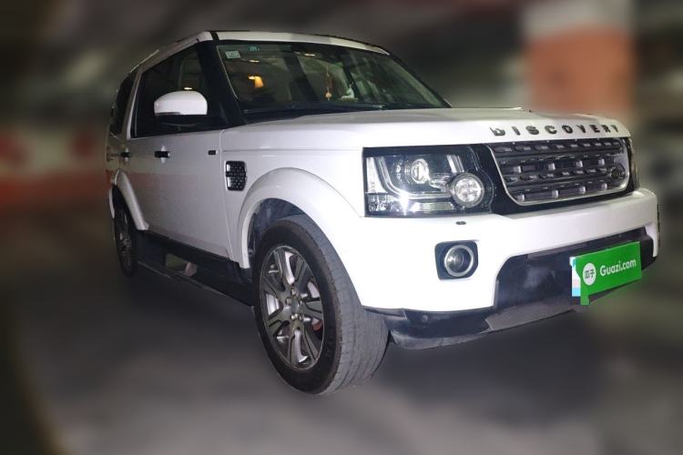 Used Land Rover Discovery 2015 3.0 SC V6 SE Front Right 45 Deg