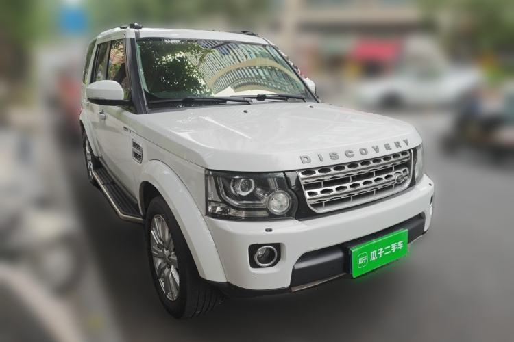 Used Land Rover Discovery 2015 3.0 SDV6 HSE Diesel Version Front Right 45 Deg
