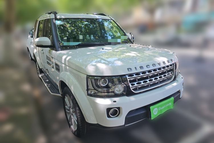 Used Land Rover Discovery 2015 3.0 SC V6 HSE Front Right 45 Deg