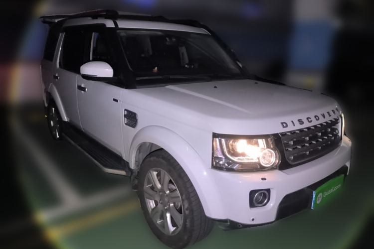 Used Land Rover Discovery 2015 3.0 SC V6 SE Front Right 45 Deg