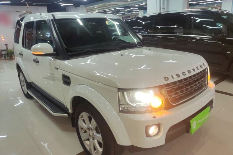 Used Land Rover Discovery 2015 3.0 SC V6 SE Front Right 45 Deg