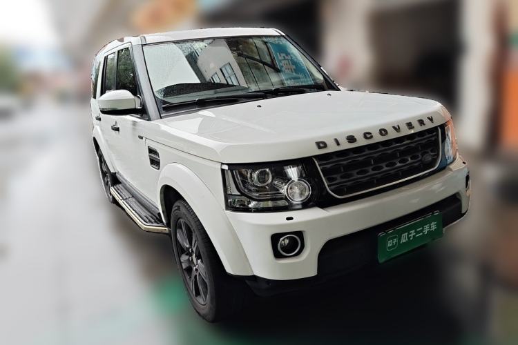 Used Land Rover Discovery 2015 3.0 SC V6 HSE Luxury Front Right 45 Deg
