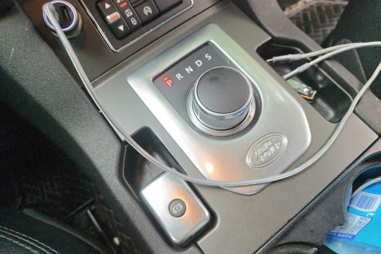 Used Land Rover Discovery 2015 3.0 SDV6 HSE Diesel Version Gear Lever