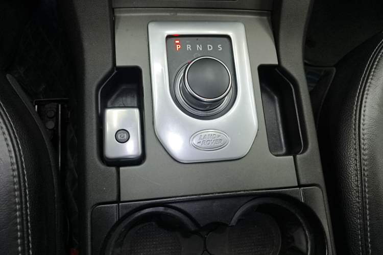 Used Land Rover Discovery 2015 3.0 SDV6 HSE Diesel Version Gear Lever