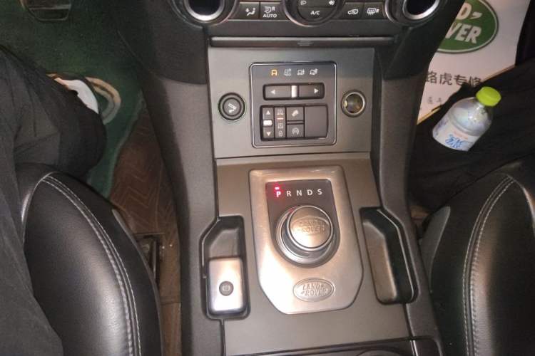 Used Land Rover Discovery 2015 3.0 SC V6 HSE Luxury Gear Lever
