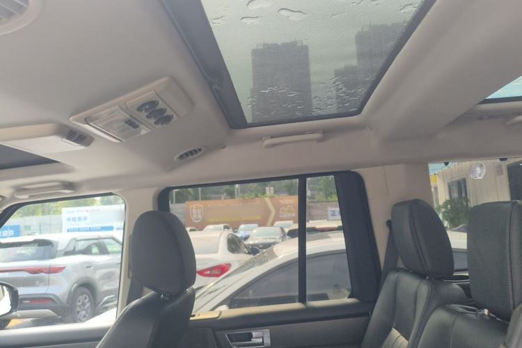 Used Land Rover Discovery 2015 3.0 SDV6 HSE Diesel Version Headliner