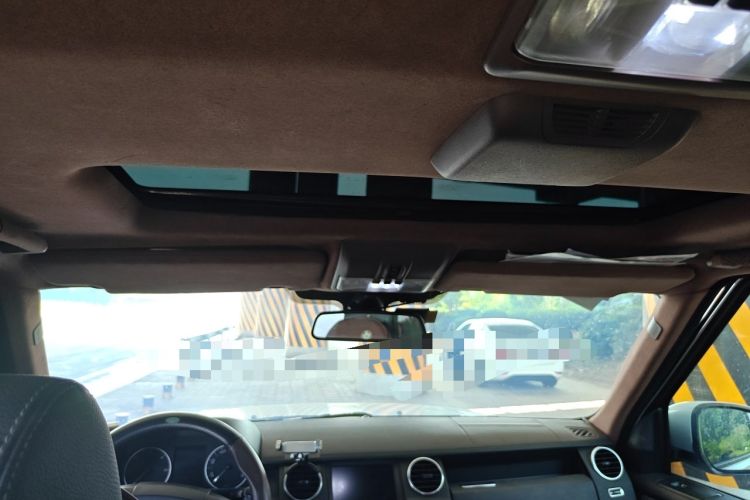Used Land Rover Discovery 2015 3.0 SDV6 HSE Diesel Version Headliner