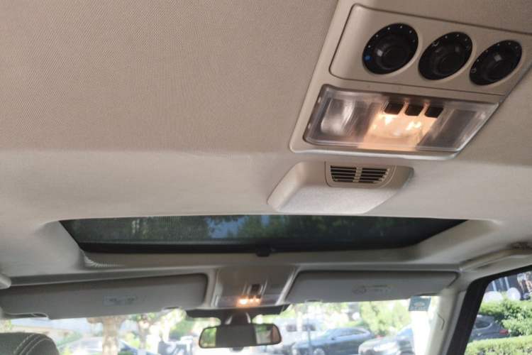 Used Land Rover Discovery 2015 3.0 SC V6 HSE Headliner