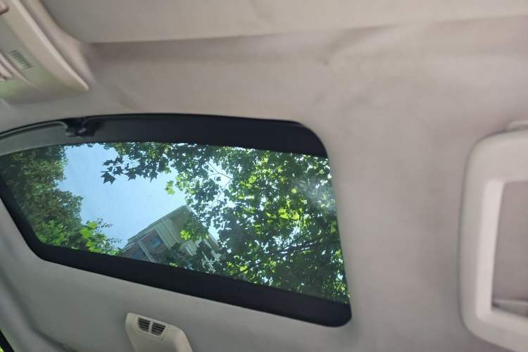 Used Land Rover Discovery 2015 3.0 SC V6 HSE Headliner