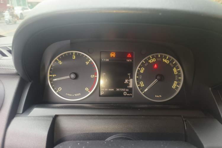 Used Land Rover Discovery 2015 3.0 SDV6 HSE Diesel Version Instrument Cluster