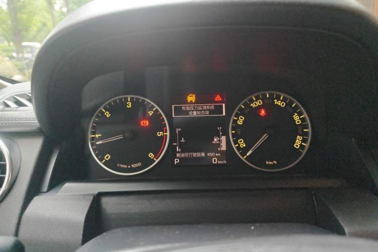 Used Land Rover Discovery 2015 3.0 SDV6 HSE Diesel Version Instrument Cluster