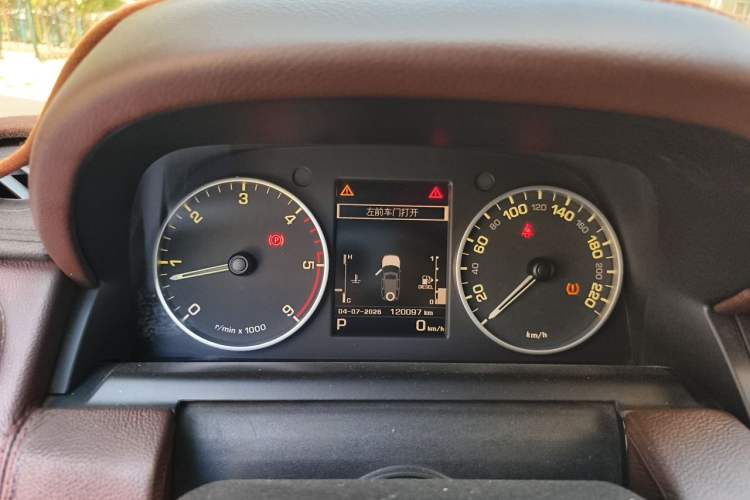Used Land Rover Discovery 2015 3.0 SDV6 HSE Diesel Version Instrument Cluster