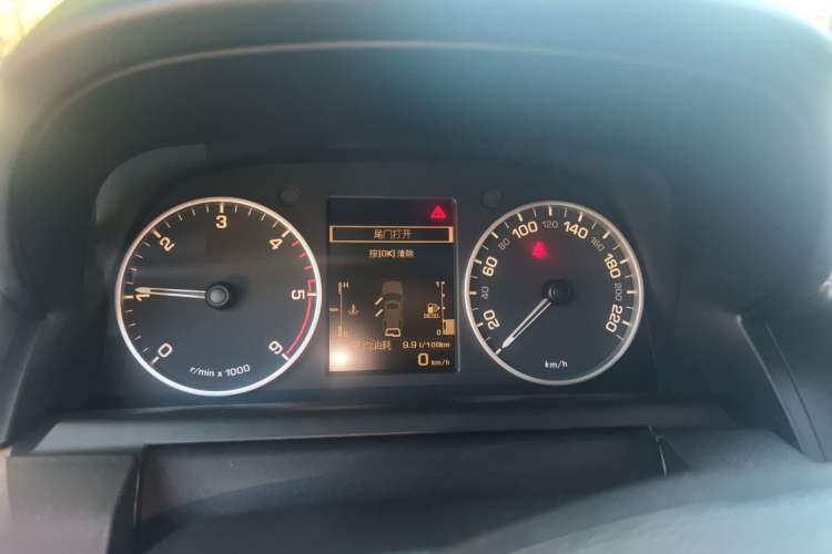 Used Land Rover Discovery 2015 3.0 SDV6 HSE Diesel Version Instrument Cluster