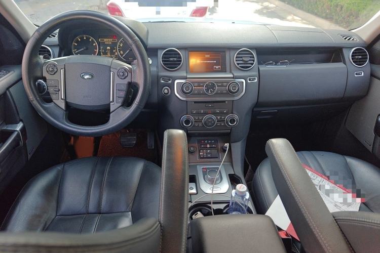 Used Land Rover Discovery 2015 3.0 SC V6 HSE Interior 2