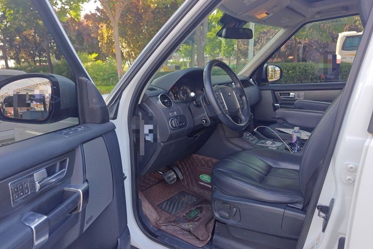 Used Land Rover Discovery 2015 3.0 SC V6 HSE Interior 3