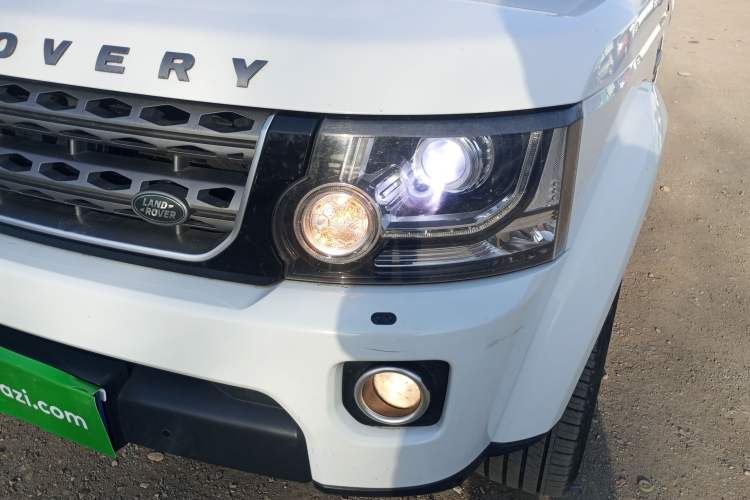 Used Land Rover Discovery 2015 3.0 SC V6 SE Left Front Headlight