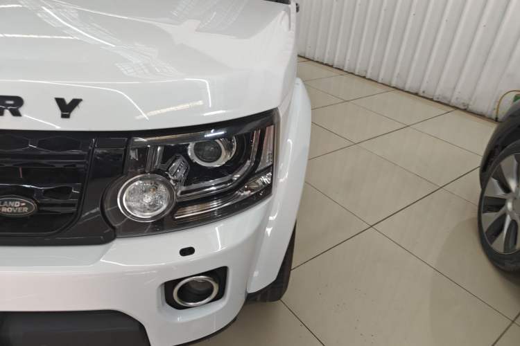 Used Land Rover Discovery 2015 3.0 SC V6 SE Left Front Headlight