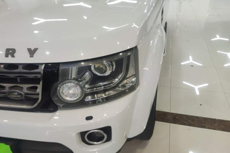 Used Land Rover Discovery 2015 3.0 SC V6 SE Left Front Headlight