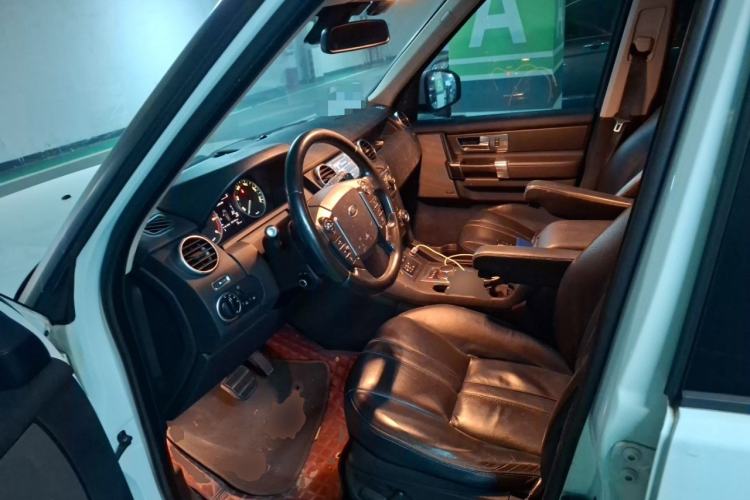 Used Land Rover Discovery 2015 3.0 SDV6 HSE Diesel Version Left Front Seat
