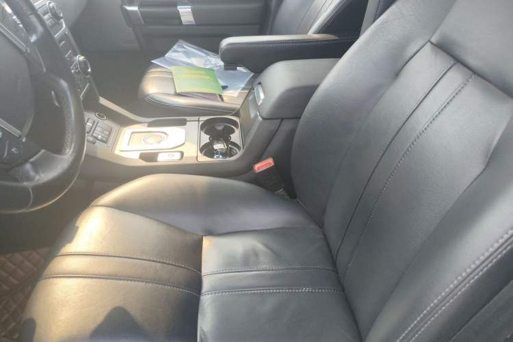 Used Land Rover Discovery 2015 3.0 SDV6 HSE Diesel Version Left Front Seat