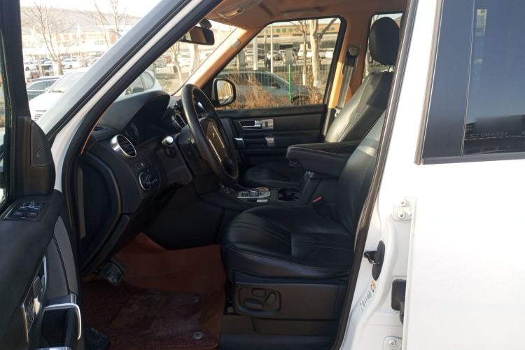Used Land Rover Discovery 2015 3.0 SC V6 SE Left Front Seat