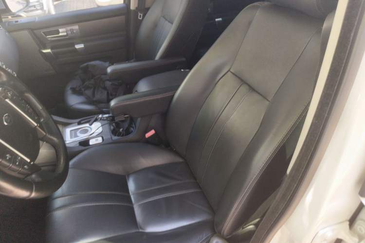 Used Land Rover Discovery 2015 3.0 SC V6 HSE Left Front Seat