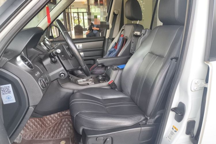 Used Land Rover Discovery 2015 3.0 SC V6 HSE Left Front Seat