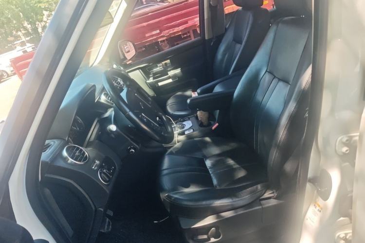 Used Land Rover Discovery 2015 3.0 SDV6 HSE Diesel Version Left Front Seat