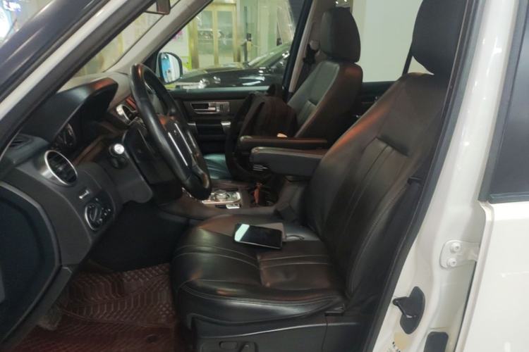 Used Land Rover Discovery 2015 3.0 SC V6 SE Left Front Seat