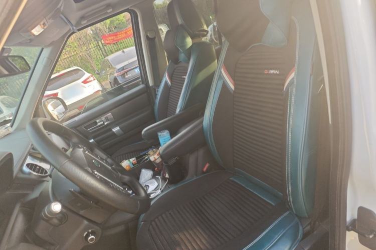Used Land Rover Discovery 2015 3.0 SDV6 HSE Diesel Version Left Front Seat