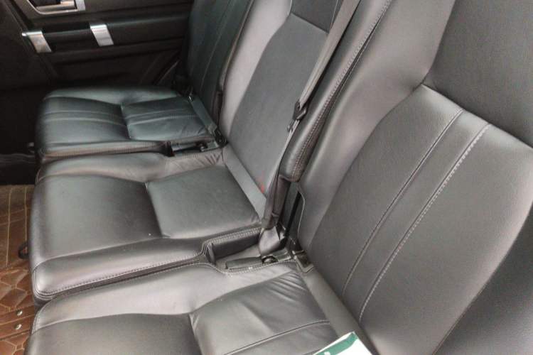 Used Land Rover Discovery 2015 3.0 SC V6 HSE Luxury Left Rear Seat