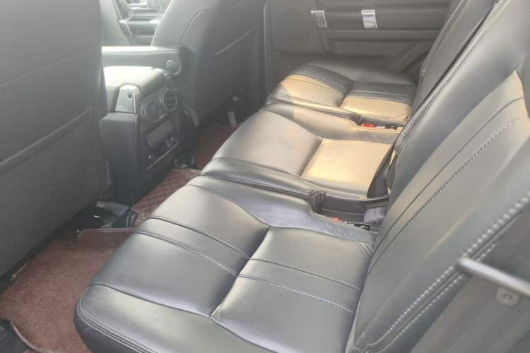 Used Land Rover Discovery 2015 3.0 SDV6 HSE Diesel Version Left Rear Seat