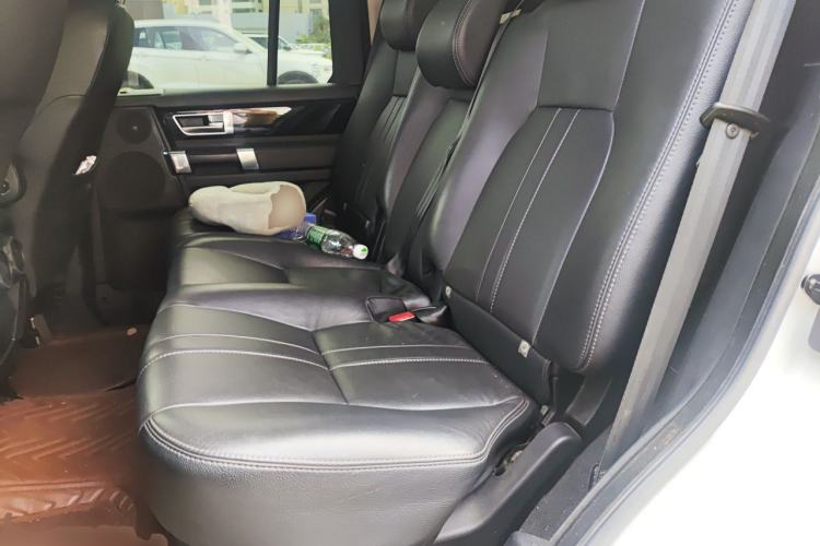 Used Land Rover Discovery 2015 4th Generation 3.0 V6 SC SE 7 Seats Left Rear Seat