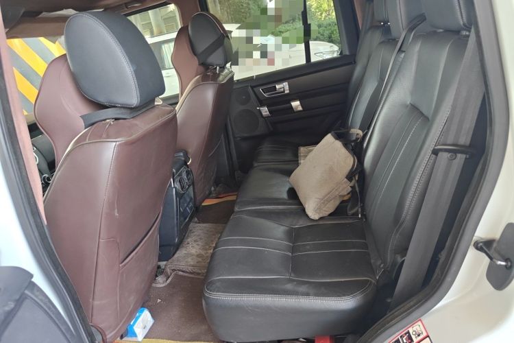 Used Land Rover Discovery 2015 3.0 SDV6 HSE Diesel Version Left Rear Seat